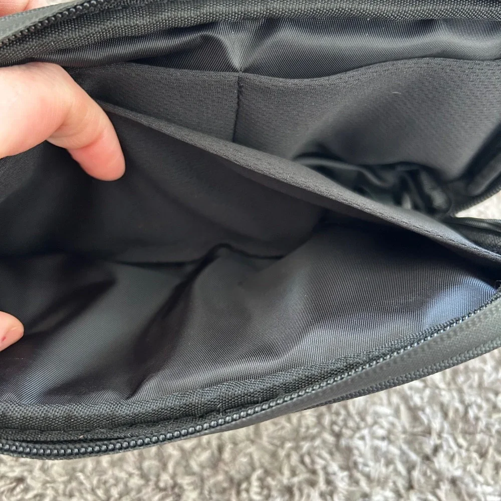 Tech Black Tech Travel Organizer Case Pouch Bag trapper‎ keeper Zipper Pockets